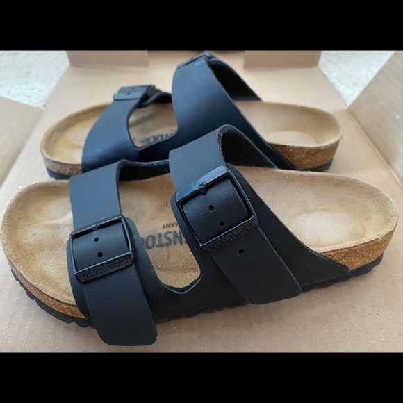 Birkenstock Women’s Black Arizona Sandals - Picture 4 of 8
